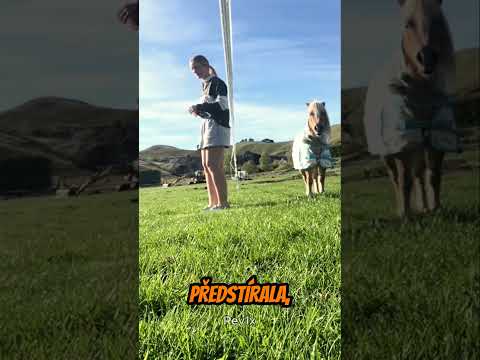 Jak dívka přelstila svého poníka díky chytrému triku!