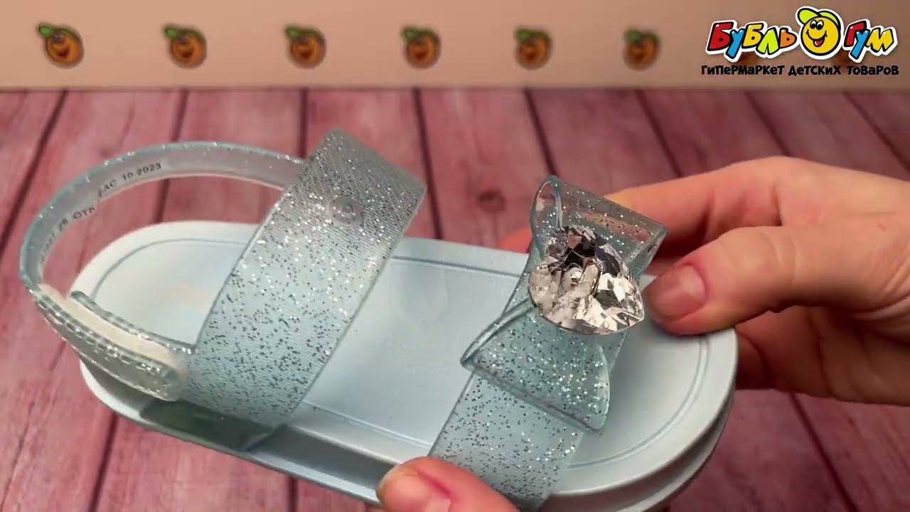 Сандалии Pasito пляжные полупрозрачные с блестками голубые - видео