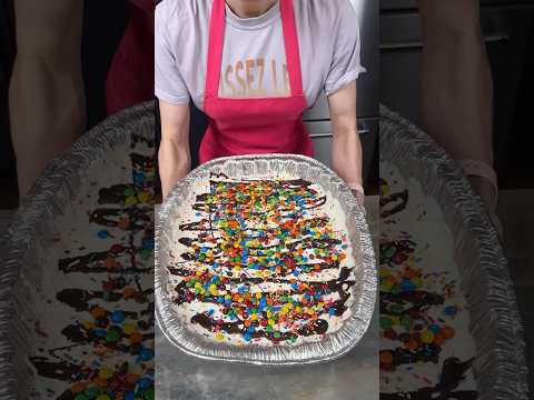 Summer’s best cake trick! 🎂 #food #foodie #youtubeshorts #yummy #viral #home #summer #fyp #foryou