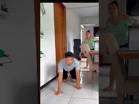 Imitando um cachorro #humor #shortsvideos #comedia #casalvideos
