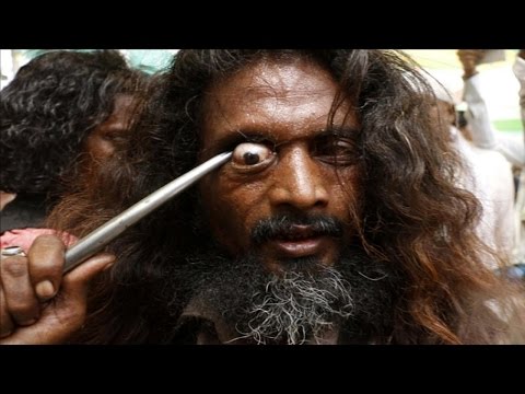 إحتفال إقتلاع العيون - إحتفال للجماعات الصوفية في الهند !!