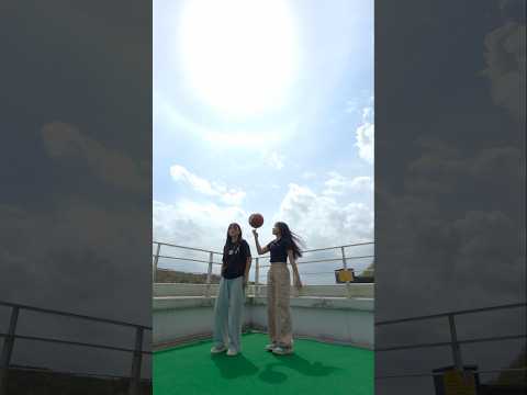 🏀공 하나로 분위기 씹어먹는 W걸스! 스킬에 감성까지!! 찢었다. #shorts