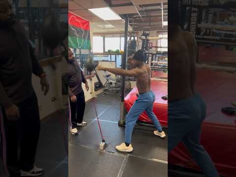 How To Punch A Double End Bag 🥊 #boxing #shorts #mma #youtubeshorts #tips #tricks #lifestyle #love