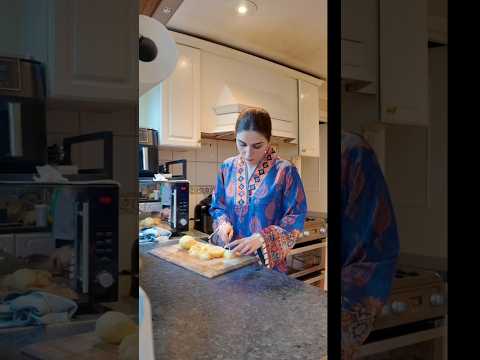 Simple and tasty dinner with family at home #vlog #minivlog #pakistan #UK #cleaning #cooking #viral
