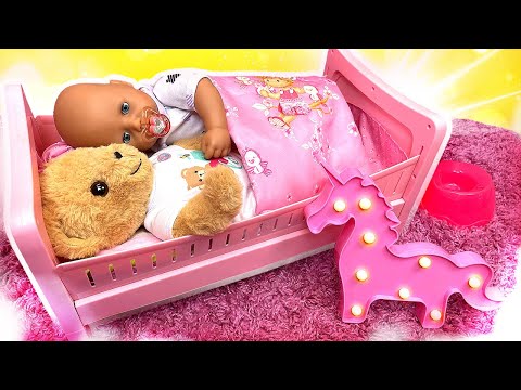 A Boneca Baby Born Anabelle Não Consegue Dormir! Vídeo Infantil