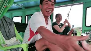 Trải Nghiệm Đu Sà Lan và Học Hỏi Thêm Luật Đường Thủy từ Anh Chủ Tàu...