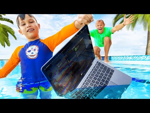 Max esconde el MacBook Pro de papá en el agua