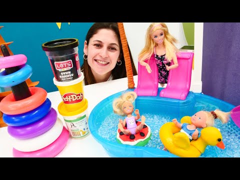 Ayşe ve Barbie, Chelsea ve Evi için havuzu dolduruyor! Can simidiyle güvenli eğlence! Kız oyunları