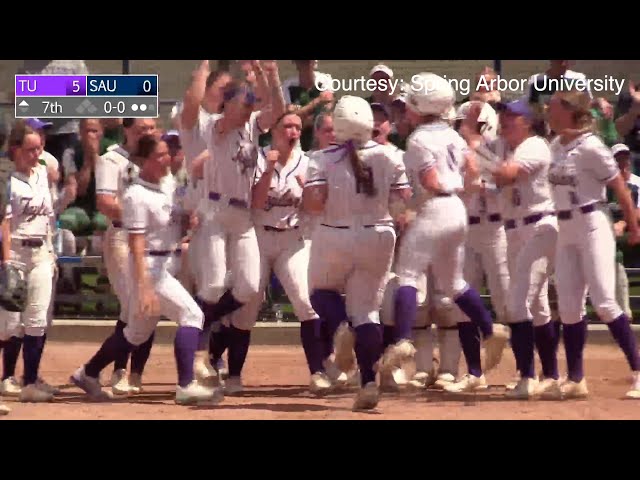 Softball Beats Spring Arbor In CL Tournament