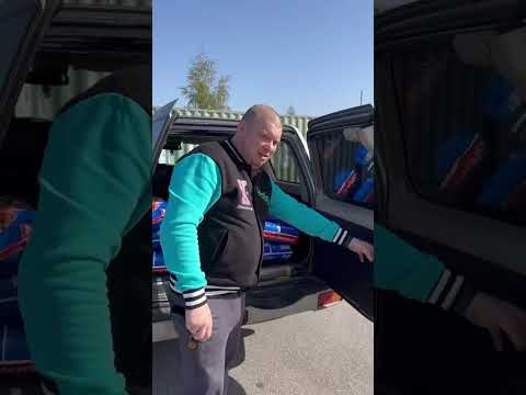 Вместо золота для супруги, жизнь для бездомных. И так уже много лет.