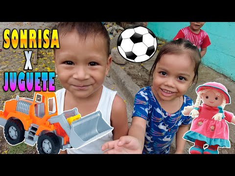 EL YOUTUBERO  llegó para alegrar con JUGUETES a los niños 🚗🧸 | Youtubero Salvadoreño