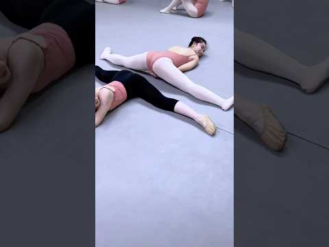 Unforgettable moments for dancers#Flexibility training#Classroom Highlights#Basic skills training