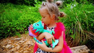 Vasilisa and SuperSofi fight for a giant dinosaur egg