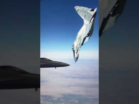 Миг-29 сделал невозможное что пилот ф-18 испугался #shorts #drone #reelsshorts