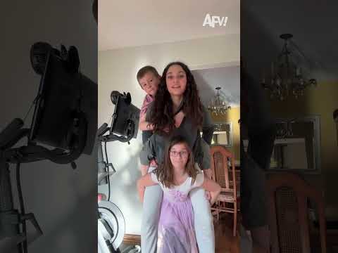 Sister shows her (lack of) strength 😅