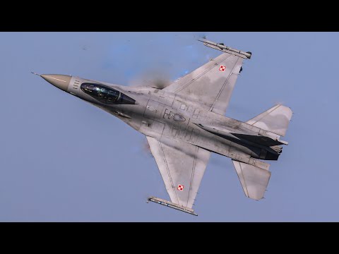 POLAND'S F-16 TIGER DEMO TEAM THUNDERING THROUGH THE SKIES AT THE COSFORD AIRSHOW 2025 - 4K
