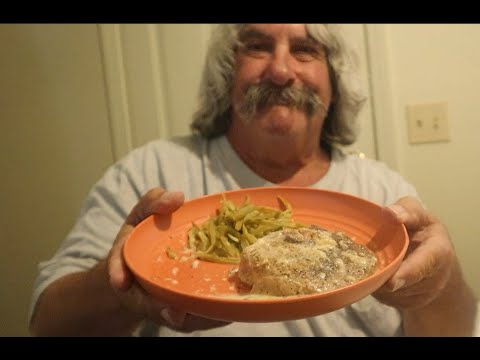 Slow Cooker Creamy Pork Chops