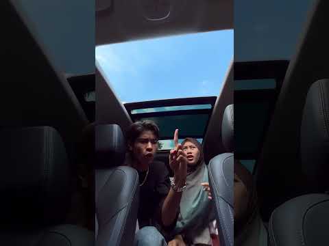 Mobil Kaya Robot Bisa Kebuka Atap nya