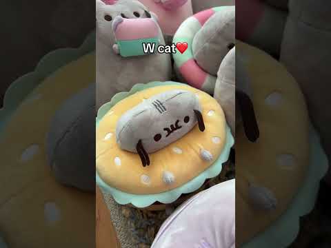 W cat #pusheen #plush #plushies #kawaii #cute #cat #kitty #squish #squishy #squishmallows #funny