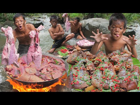 Primitive Pig's Lung Cooking: A Unique Culinary Experience | Traditional Preparation