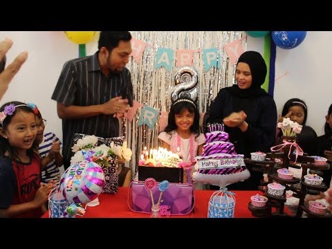 Selamat Ulang Tahun Charma ke 8 ♥ Happy Birthday Party Surprise 8th Birthday cake potong kue