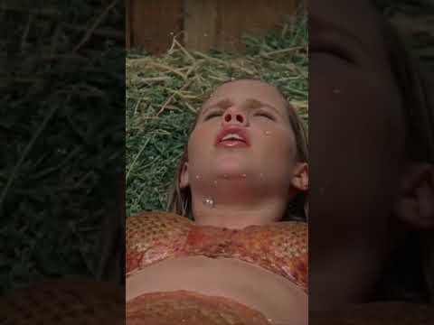 Ash nearly caught Emma transforming into a mermaid.. ? #h2ojustaddwater #mermaids #h2o
