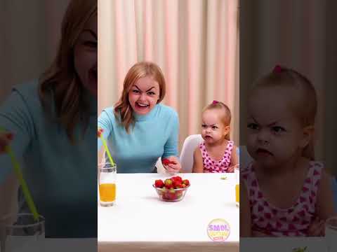 Naucz swoje dziecko łatwo usuwać szypułki truskawek! 🍓 Wystarczy użyć słomki!