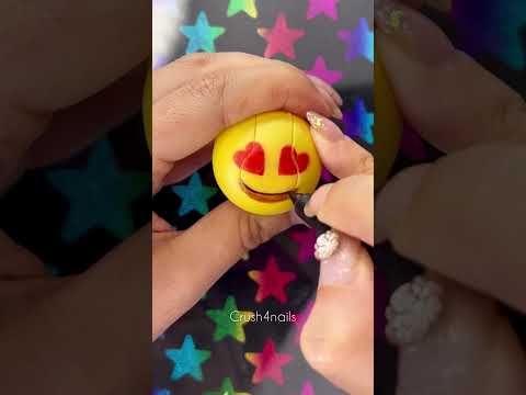 No tires mas tus chupetines. Comenta que emojis usarías #emojis #diy #ideasreciclando #portachupetin