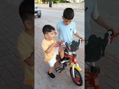 زينو الا بدو يطلع بل بسكليت مع احمد ‼️😱 #الاء_هوم #احمد_وزين #funny