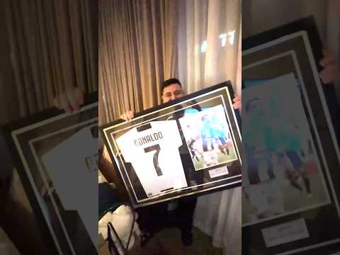 فاجأت توبز بتيشيرت موقع من كريستيانو ! #shorts