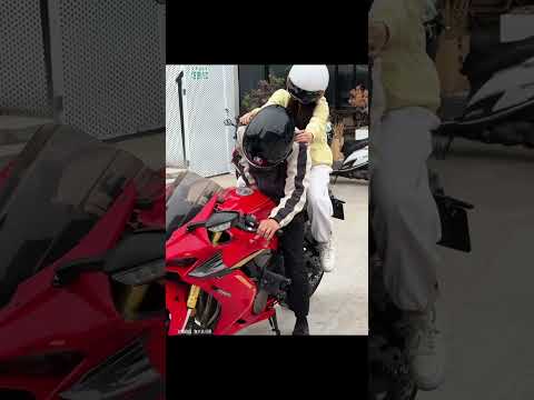 怎么办 在线等 挺着急的!#摩托车 #闪400 #qjmotor #Cyril赛罗头盔