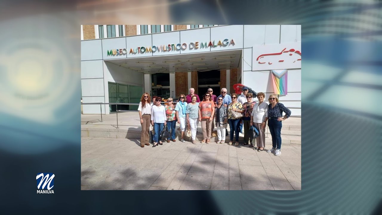 Los mayores visitaron el museo automovilístico de Málaga