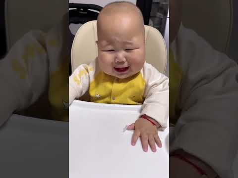 他怎么能这么快乐？好想把他打包送进幼儿园啊！ #cute #baby #funny