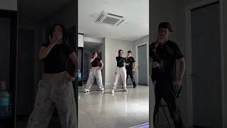 Ôn bài ăn mừng cho màn nhảy viral ạ #cmazor #orangesinger #emxinhsayhi