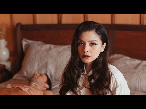 Mon Laferte - Aunque Te Mueras Por Volver Premiere