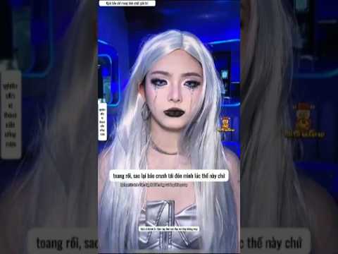 SUÝT CHÚT NỮA BỊ SỤP ĐỔ HÌNH TƯỢNG TRƯỚC MẶT CRUSH