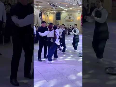 Coreografía viral sorprende a los invitados #coreografia #sorts #viralvideo