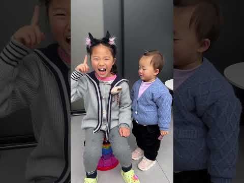 ุงูุทูู ูุฃุฎุฐ ุฃุฎุชู ุงููุณุงู !