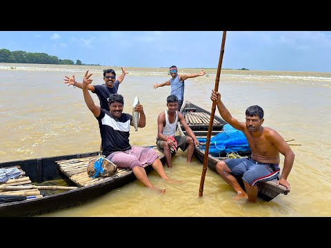 বর্ষার দামোদর নদীতে মাছ ধরা সঙ্গে এক দিদির হাতে জমিয়ে নদীর মাছ রান্না খাওয়া | Damodor river fishing