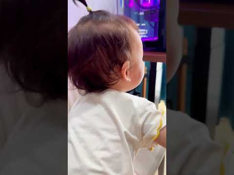 Watch how this 17-month-old baby gets revenge on dad.#cutebaby #kid #children👨🏻👶🏻