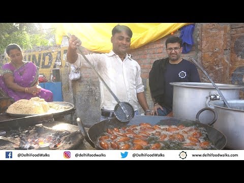 Prayagraj Food Tour - Makhan ke ANDE - SAKODA (Spicy Pakoda) - Gulab Jamun (Allahabadi RASGULLA) 2/2