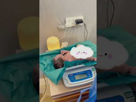 Xem em bé giống mẹ không nào #videoshort #baby #vuichoicungcon #funny