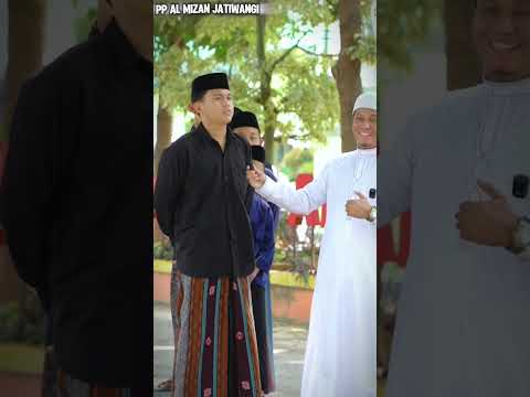 SAMBUNG SHOLAWAT DI PONPES ALMIZAN - SANTRI AUTO KAGET #santrikeren #sambungsholawat #pesantren