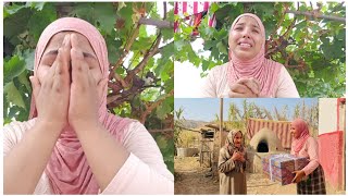 فرحتها بالهدية مسكينة طارت بالفرحة 🎁هادي أيام دزت علية صعيبة ميتة وانا حية 😢منتضرة جواب ياربي دير🤲🤲🤔