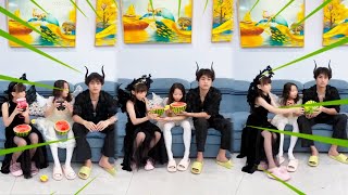 恶魔大叔力大无比，可以把任何东西掰成两半，唐老六居然躺上去了...【唐舞桐与唐老六】#funny #comedy