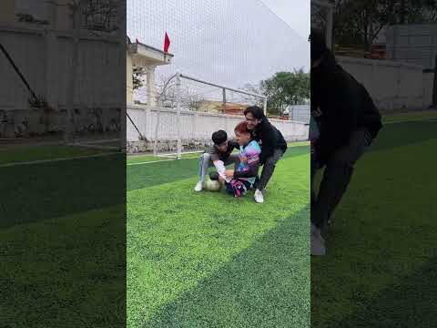 Bóng qua nhưng người thì… | Phạm Tuấn Hưng - Football