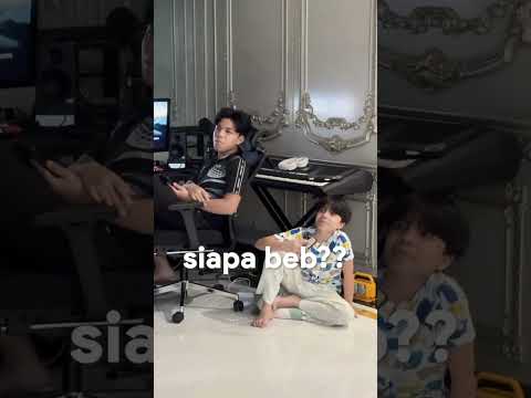 Surprise birthday kak @fatimahhalilintar9512 dari adeknya yang cute dan tidak sombong