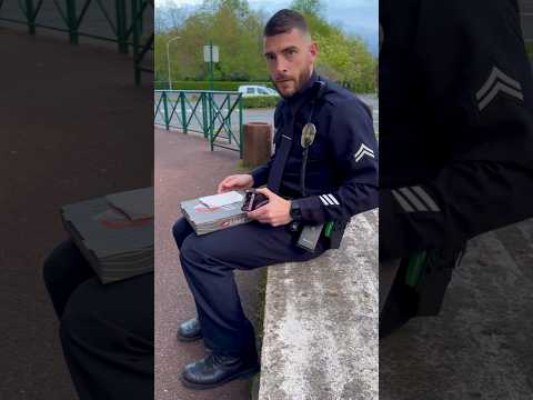 Qui TIENDRA le plus longtemps ? 😂🍕#police #parisinterceptor #humour