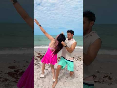 La idea era bailar, no perseguir a Harolin por toda la playa 😅 #sandraciresart #retobaile #playa