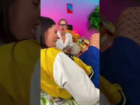 My friend fell for the money prank! ๐ค๐ #funny